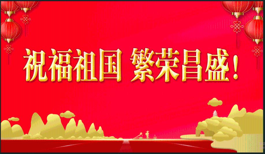 加沙无家可归男童雨中烤火 仅穿短袖瑟瑟发抖
